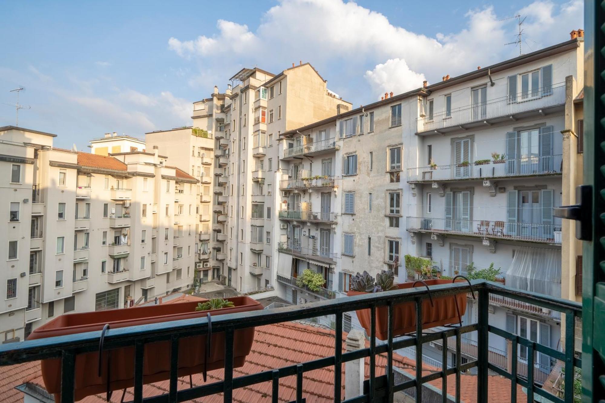 Easylife - Classic And Comfy Porta Romana Flat Милано Екстериор снимка